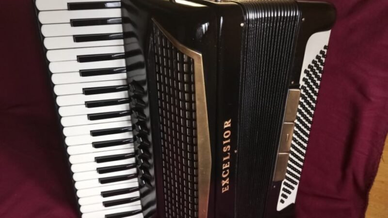 Oglasi 4 harmonika excelsior 120 bas mog zamjena slika 273226274