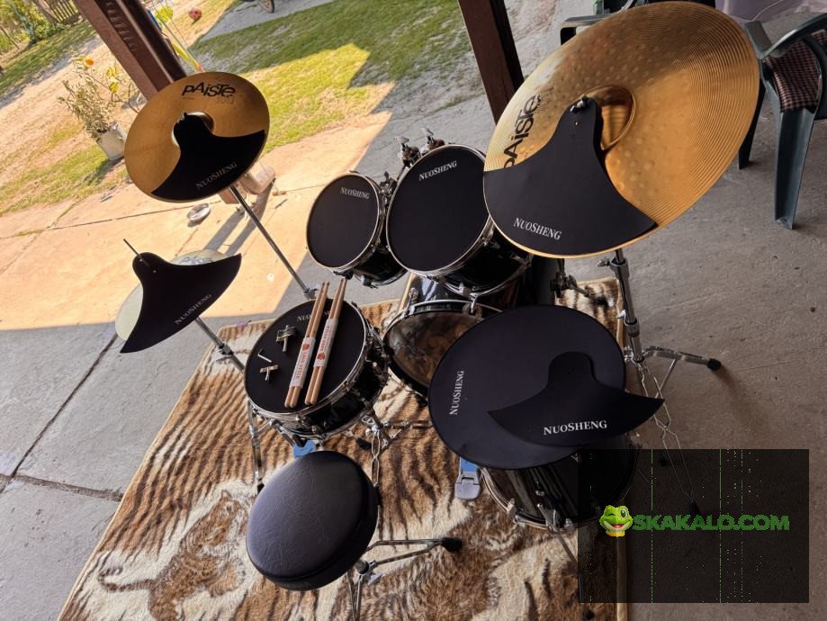 <div class="ob-badges" style="display:flex;gap:6px;flex-wrap:wrap;"></div>Yamaha Rydeen